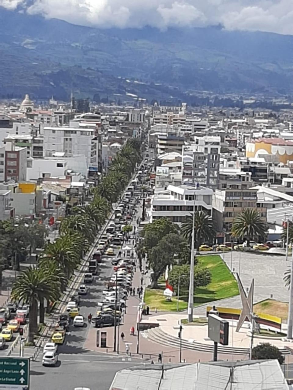 Hotel Zeus Riobamba Eksteriør bilde