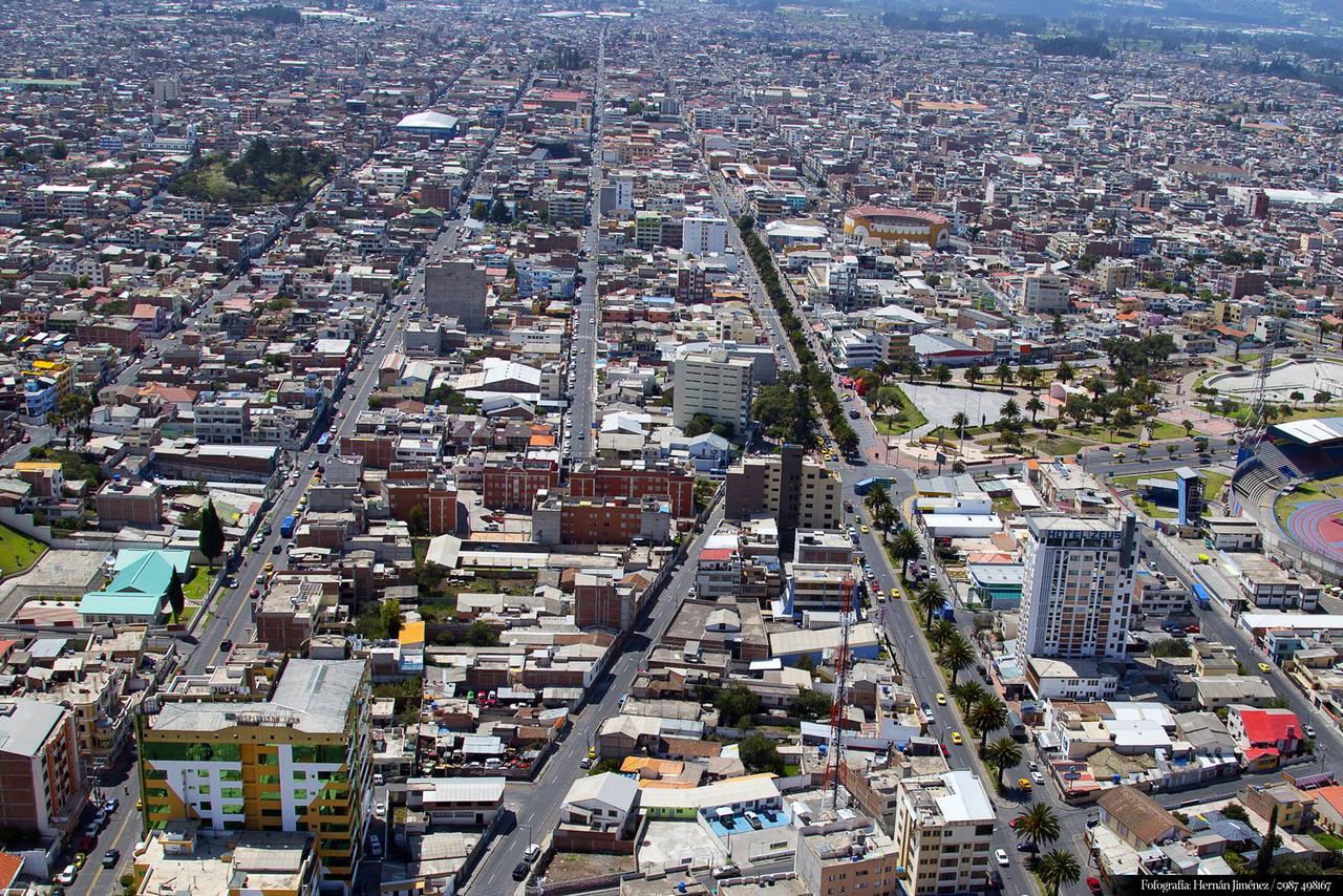 Hotel Zeus Riobamba Eksteriør bilde